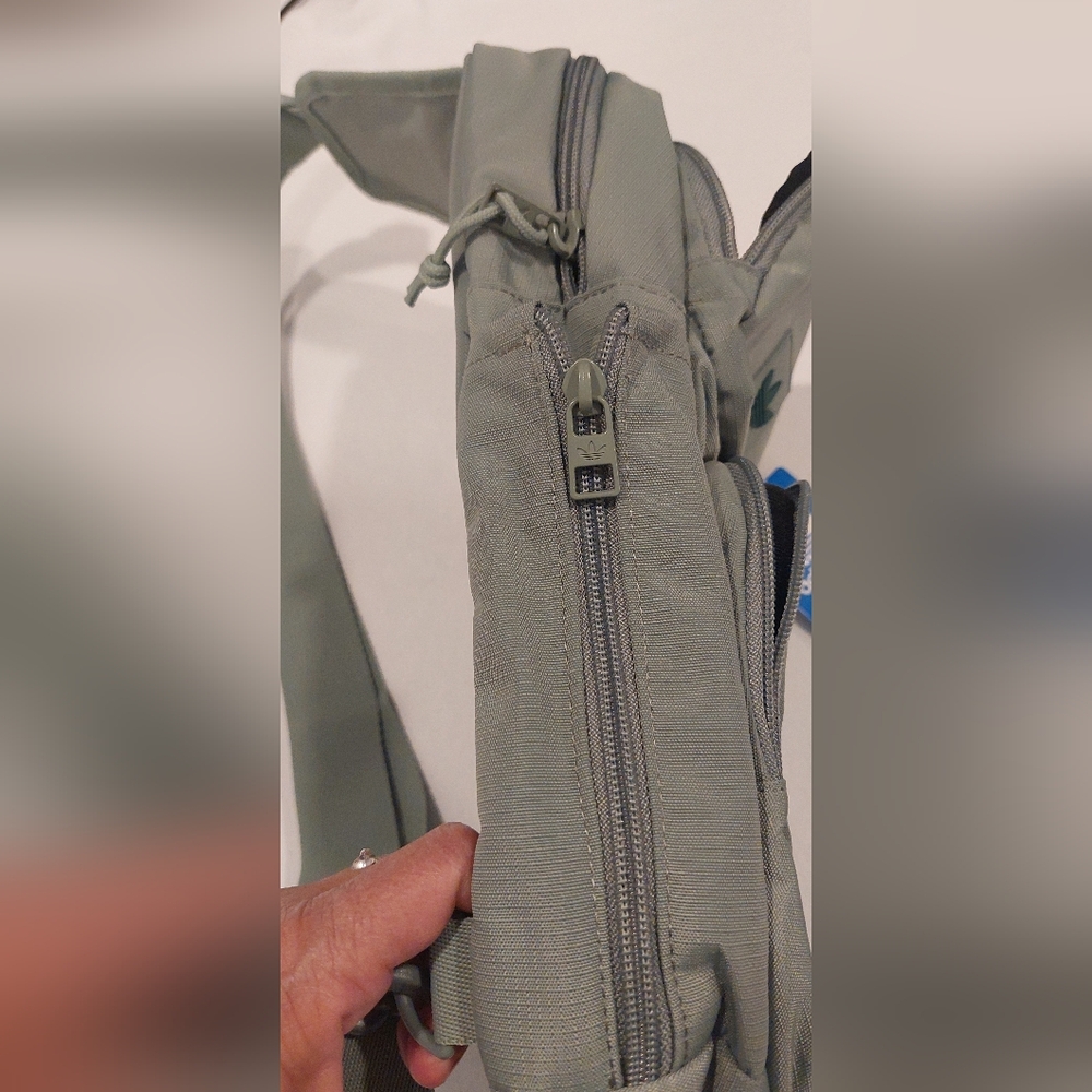 Adidas Green Backpack Durable Minimalist Design - Picture 8 of 16